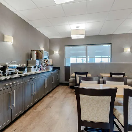 Best Western Plus Eastgate Inn & Suites-2